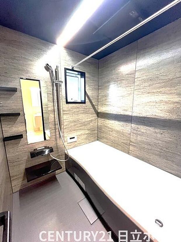 《浴室》　■ゆったりくつろげる癒しのバスルーム。