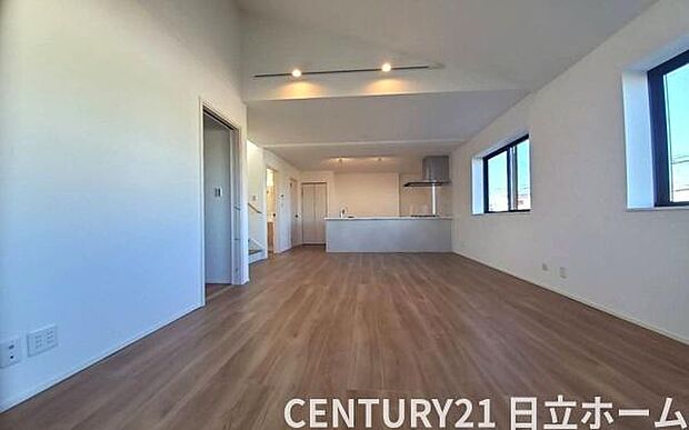 《リビングダイニング》 ■ご家族でゆったりとした時間を過ごす場所です。