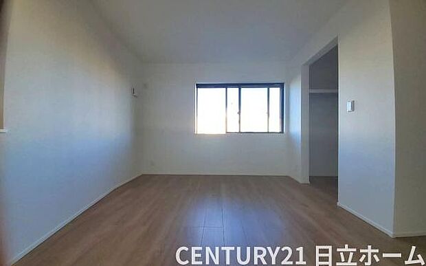 《寝室》 ■心地よい眠りへといざなうしっとりと落ち着いた雰囲気の寝室。