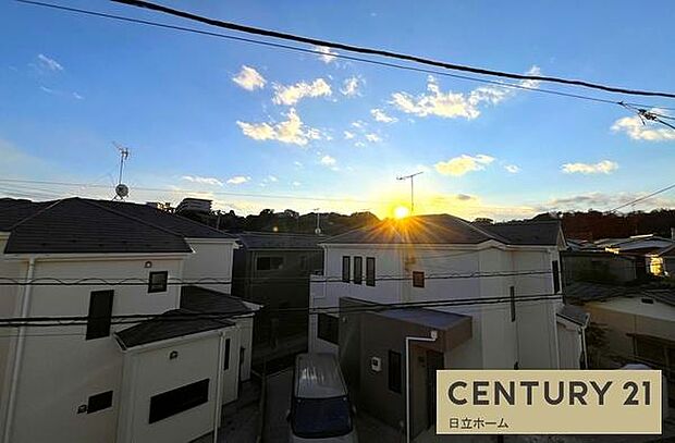 《眺望》　■目の前には気持ちの良い青空が広がります。開放的で開けた空間が望めます。