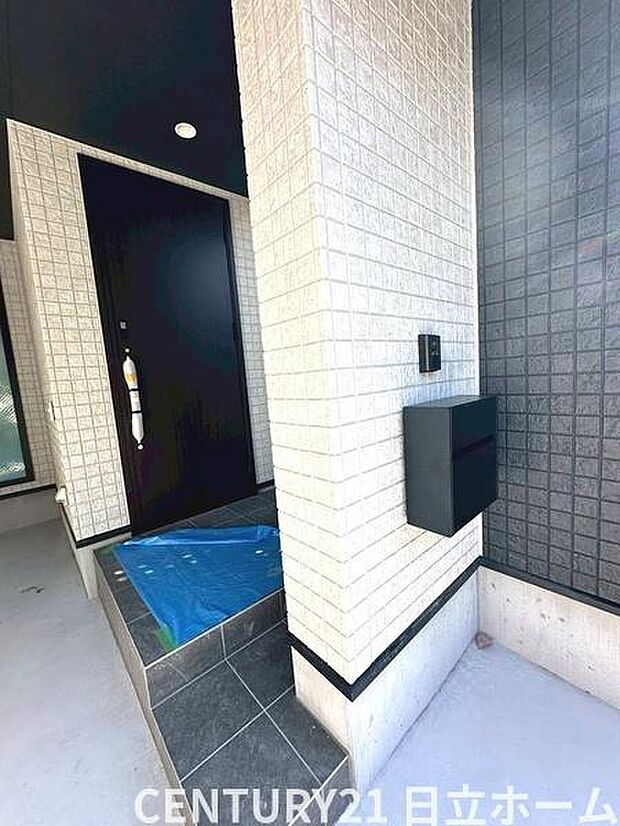 《玄関》　■我が家の顔である玄関。帰るのが楽しみになりますね。