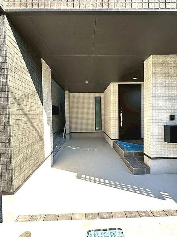 《駐車場》■ビルトインガレージが大切な愛車を守ります。