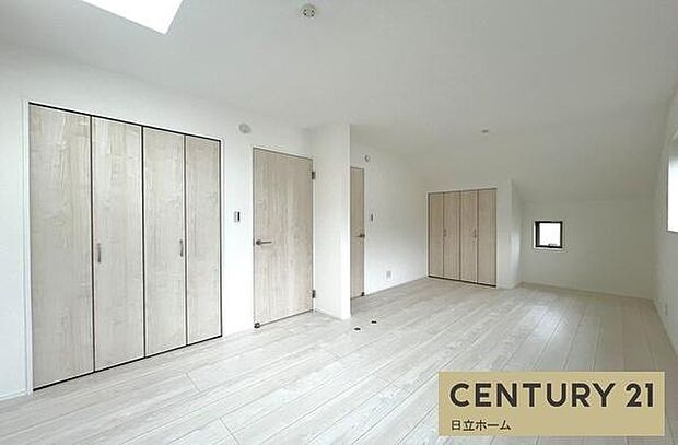 《寝室》 ■心地よい眠りへといざなうしっとりと落ち着いた雰囲気の寝室。