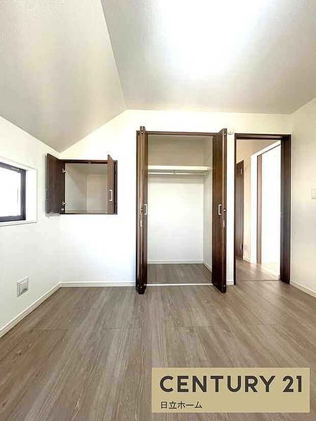 《ロフト》 ■収納力のあるゆとりのロフト。季節物やお子様との思い出をしっかり収納でき重宝します。お子様にとっては特別な秘密基地にも。