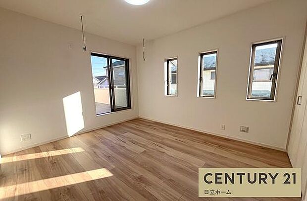 《寝室》　■心地よい眠りへといざなうしっとりと落ち着いた雰囲気の寝室。