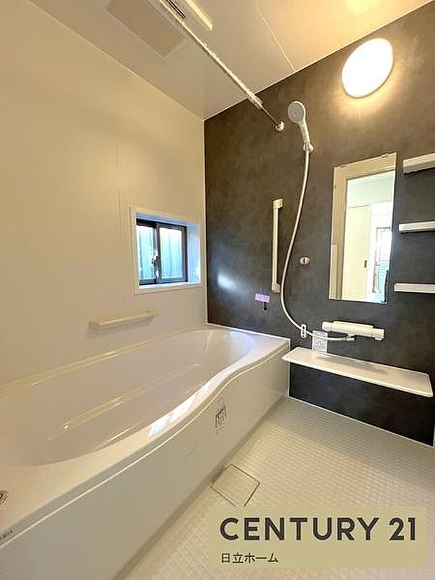 《浴室　》　■バスルームは一日の疲れを癒す居心地の良い空間です。