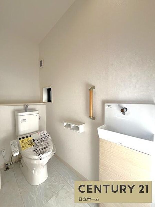 《トイレ》　■清潔感のある落ち着いたトイレ。