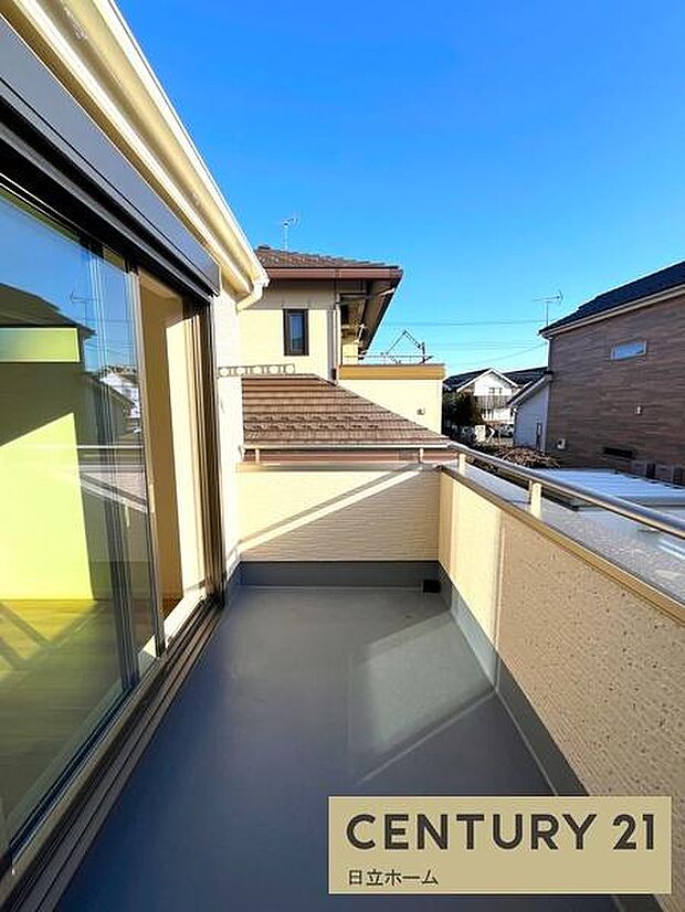 《バルコニー》　■さわやかな風が通り暖かい光がふりそそぐバルコニー