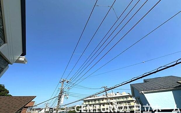 《眺望》 ■目の前には気持ちの良い青空が広がります。開放的で開けた空間が望めます。