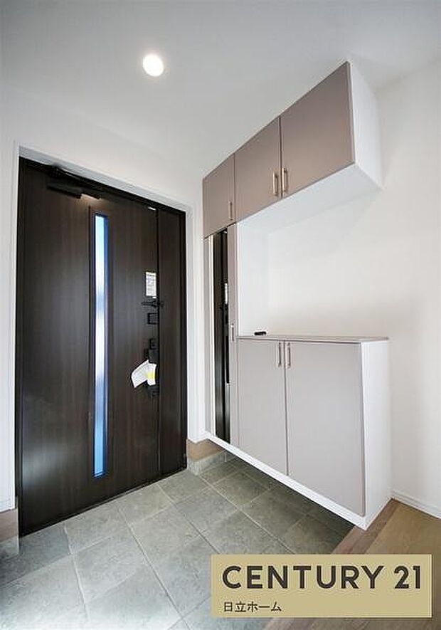 《玄関》　■我が家の顔である玄関。帰るのが楽しみになりますね。