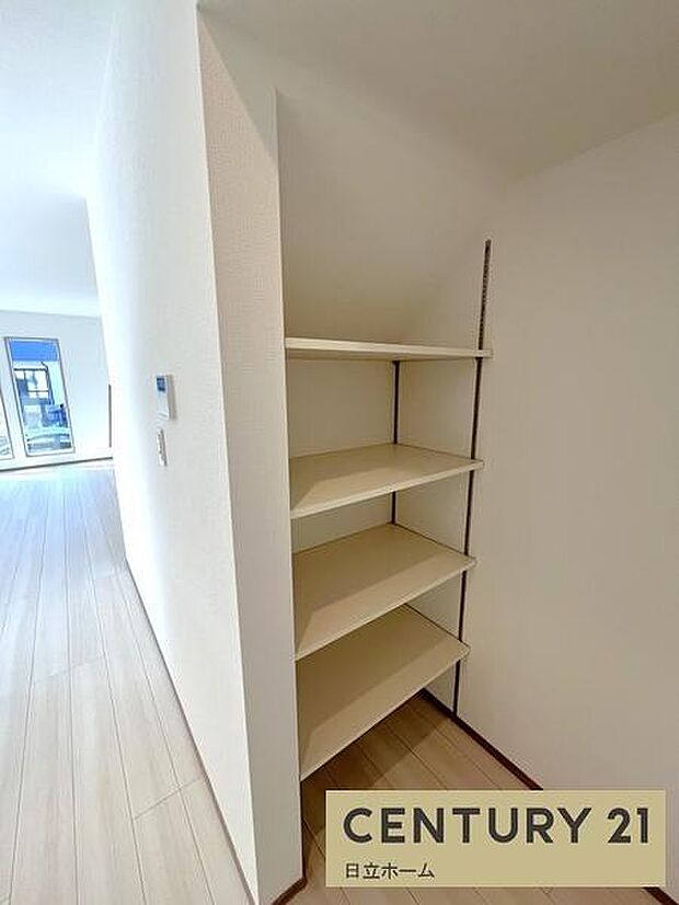 《収納》　■実用性を考慮した収納です。