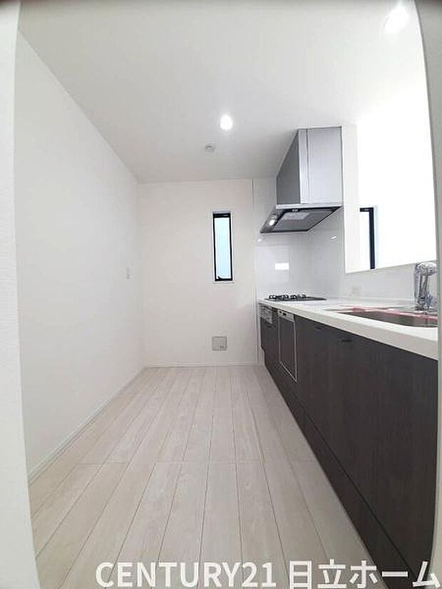 《キッチン》 ■使いやすい収納豊富なキッチンです。