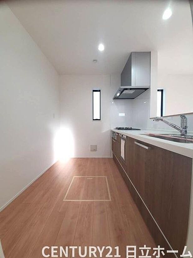 《キッチン》 ■使いやすい収納豊富なキッチンです。