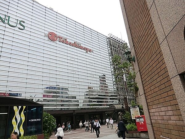 横浜高島屋まで1281m、レストラン街には有名店が揃っています。日々のお食事はもちろん、ご家族のイベントにもご利用いただけます。