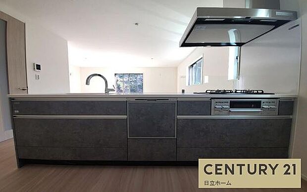 《食器洗い乾燥機》■食事後もゆっくり過ごせる食器洗い乾燥機を設置。手洗いよりもキレイに洗え、節水にもなる主婦の味方です。