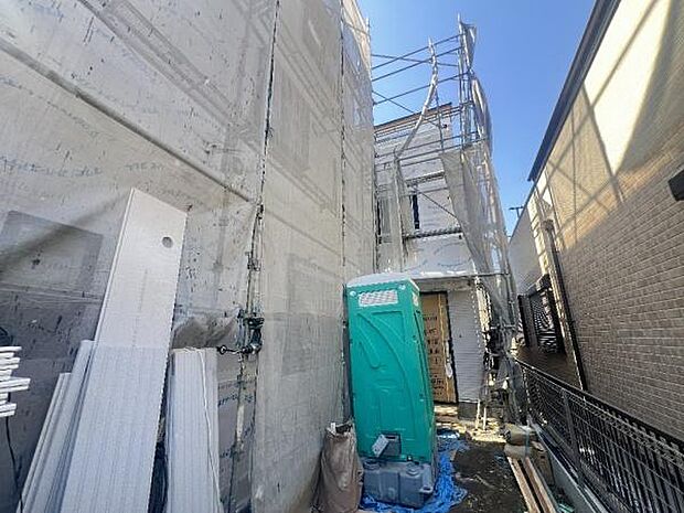 《外観》 ■豊かな光が照らすこの場所は、たわいもない会話を楽しみ、ゆったりとした時間を過ごす場所。家族の日常が刻まれる大切な空間です。