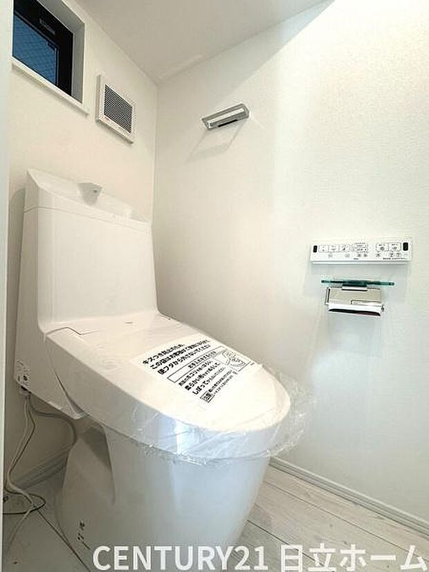 《トイレ》 ■トイレは明るい空間で清潔感があります。