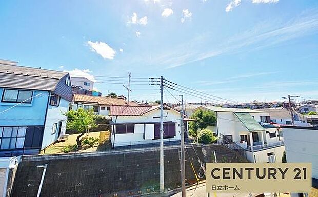 《眺望》 ■目の前には気持ちの良い青空が広がります。開放的で開けた空間が望めます。