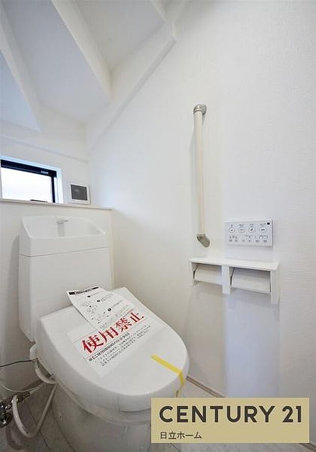 《トイレ》 ■トイレは明るい空間で清潔感があります。