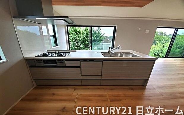 《キッチン》 ■お手入れしやすくきれいなキッチン。お料理の始めから後片付けまで楽しい時間になりそうです。