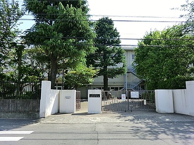 川崎市立御幸中学校まで822m