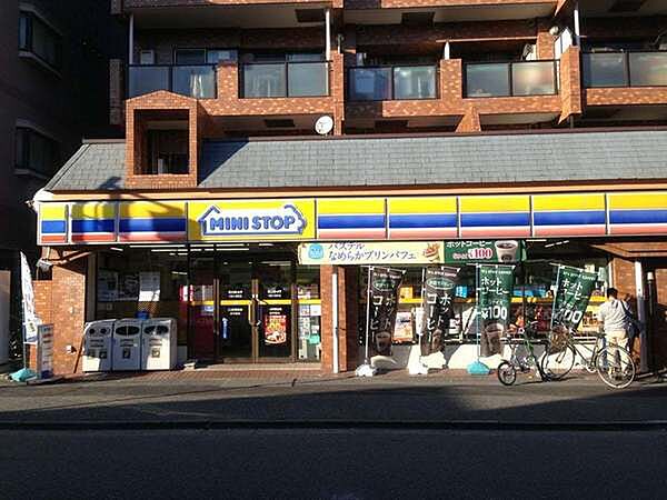 ミニストップ川崎大師前店まで636m