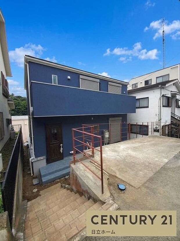 《外観》　■一戸建ての多いエリア、静かで落ち着いた雰囲気。シンプルで美しいフォルム空気までクリーンになるような佇まい。心地よいライフスタイルが実現できるそんな予感。