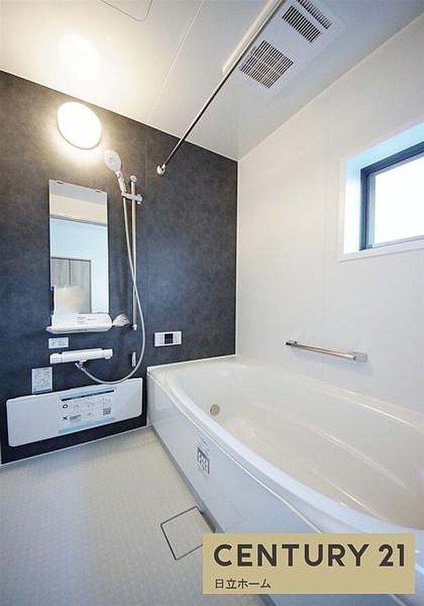 《浴室　》　■バスルームは一日の疲れを癒す居心地の良い空間です。