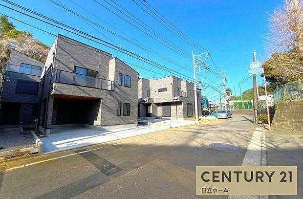 《外観》 ■機能性とデザイン性を兼ねそろえた理想の住まい。美しい外観やくつろぎの室内空間にふさわしい素材・形・色彩、上質感に満ちております。