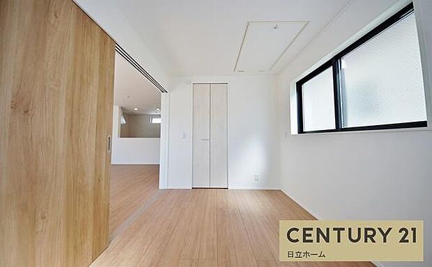 《寝室》 ■心地よい眠りへといざなうしっとりと落ち着いた雰囲気の寝室。