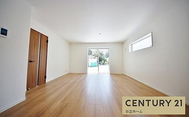 《ダイニングキッチン》　■会話を楽しみながら食事を味わう。一緒にいる時間が楽しい空間。カフェにいるような気分で毎日を過ごしたい。家族でいる時間を柔らかに包み込むインテリア。