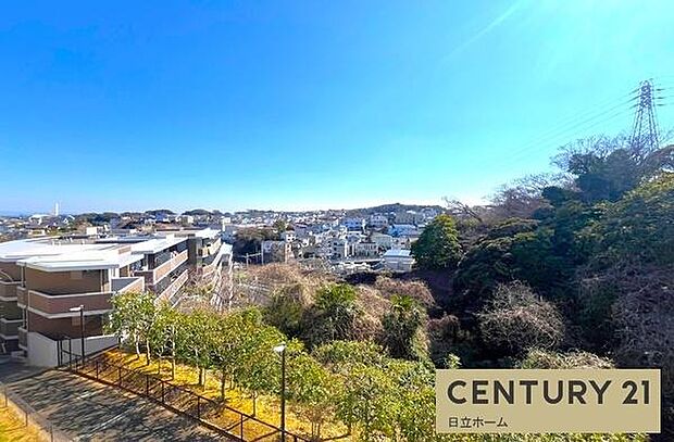 《眺望》 ■目の前には気持ちの良い青空が広がります。