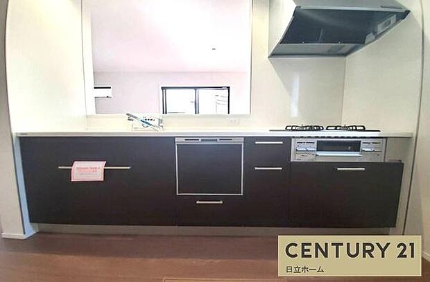 《食器洗い乾燥機》■食事後もゆっくり過ごせる食器洗い乾燥機を設置。手洗いよりもキレイに洗え、節水にもなる主婦の味方です。