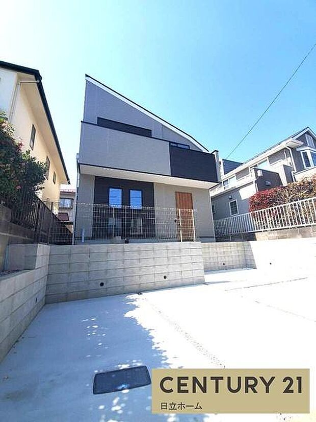 《駐車場》 ■駐車場2可能(車種による)。間口もゆったり。らくらく停められます。