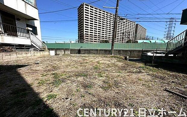 《現地》 ■安心して暮らせそうな住環境です。