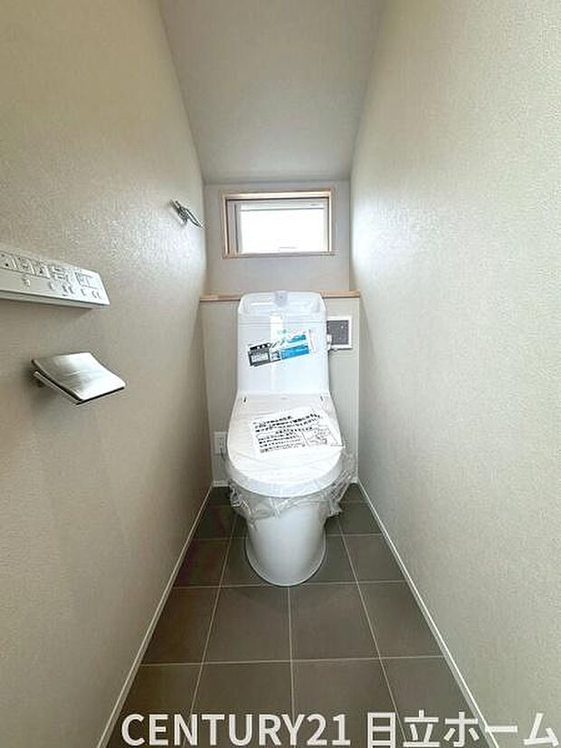 《トイレ》　■清潔感のある落ち着いたトイレ。