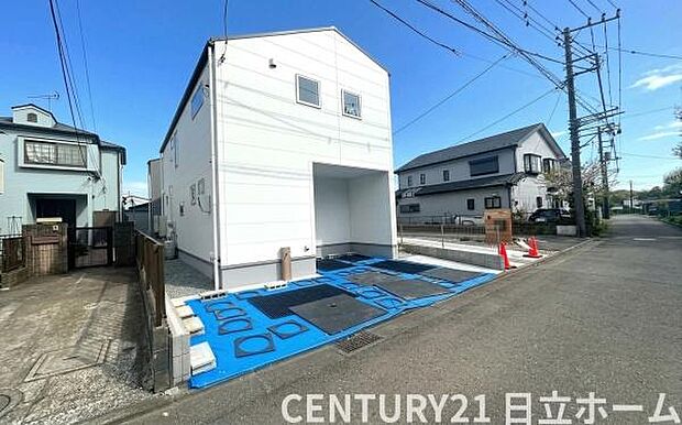 《外観》　■一戸建ての多いエリア、静かで落ち着いた雰囲気。シンプルで美しいフォルム空気までクリーンになるような佇まい。心地よいライフスタイルが実現できるそんな予感。