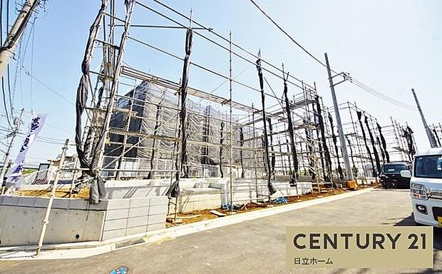 《外観》 一戸建ての多いエリア、静かで落ち着いた雰囲気。シンプルで美しいフォルム空気までクリーンになるような佇まい。心地よいライフスタイルが実現できるそんな予感。