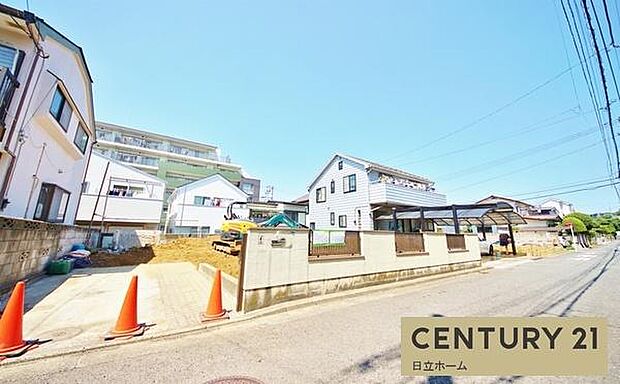 《外観》　■一戸建ての多いエリア、静かで落ち着いた雰囲気。シンプルで美しいフォルム空気までクリーンになるような佇まい。心地よいライフスタイルが実現できるそんな予感。