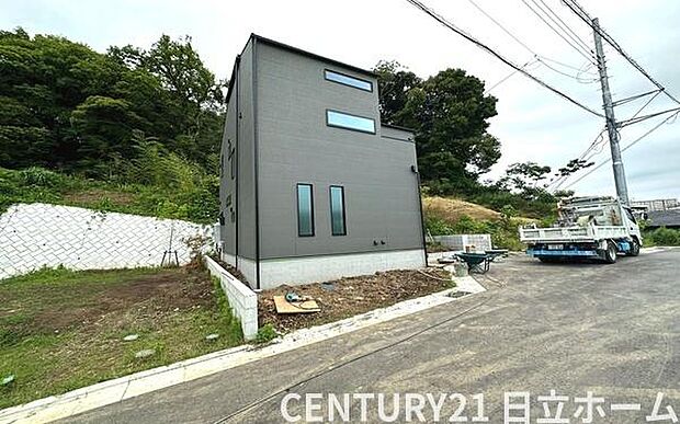《前面道路》 ■道路と敷地はフラットな地形です。