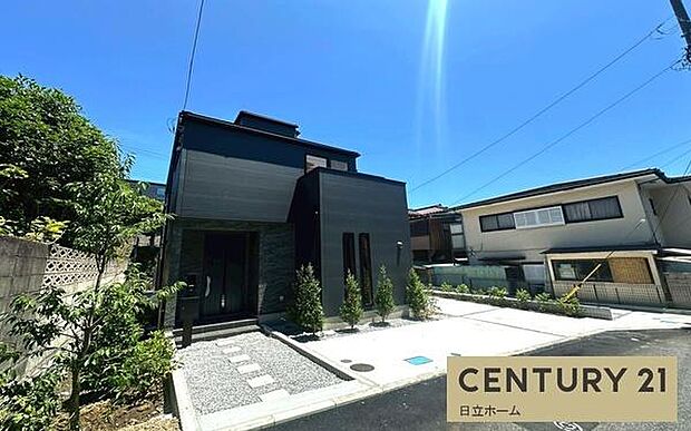 《前面道路》 ■道路と敷地はフラットな地形です。