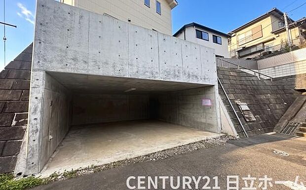《駐車場》 ■駐車場2台可能。(車種による)前面道路が広く、間口もゆったり。