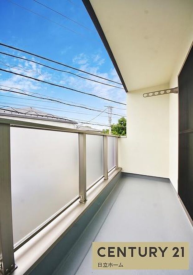 《バルコニー》 ■さわやかな風が通り暖かい光がふりそそぐバルコニー