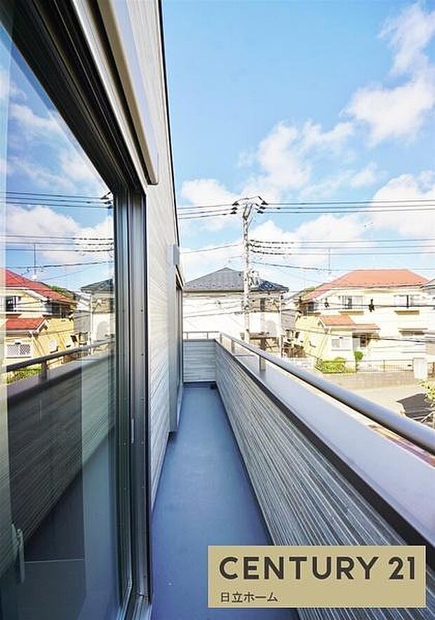 《バルコニー》 ■「青い空」と「白い雲」、「気分が晴れる場所」がここにあります。
