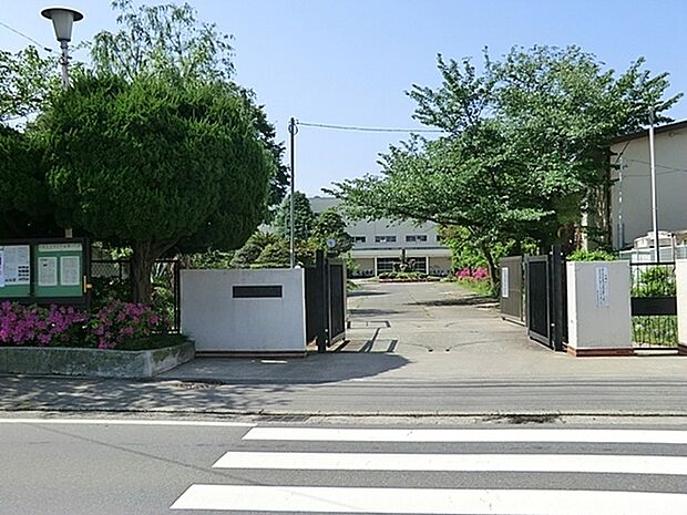 鎌倉市立大船中学校まで1348m