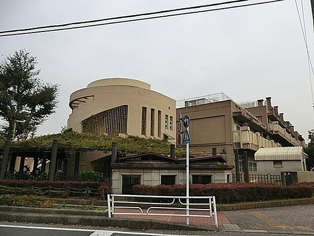 横浜市立大岡小学校まで1126m