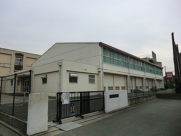 横浜市立下瀬谷中学校まで1128m