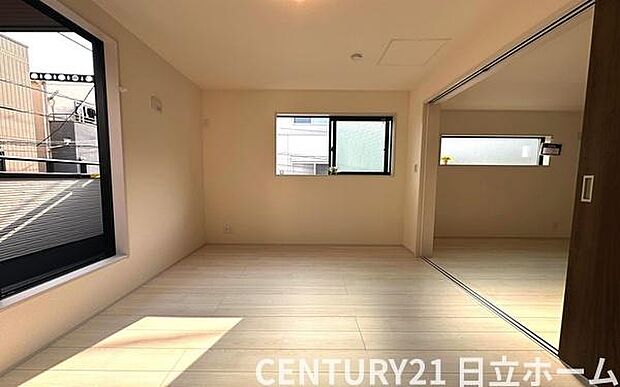 《寝室》 ■心地よい眠りへといざなうしっとりと落ち着いた雰囲気の寝室。