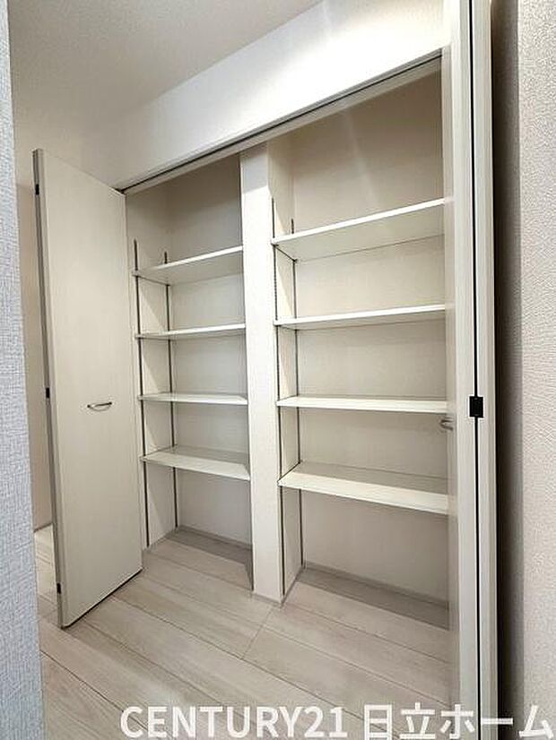 《収納》　■使い勝手の良い収納です