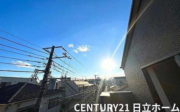 《眺望》　■目の前には気持ちの良い青空が広がります。開放的で開けた空間が望めます。